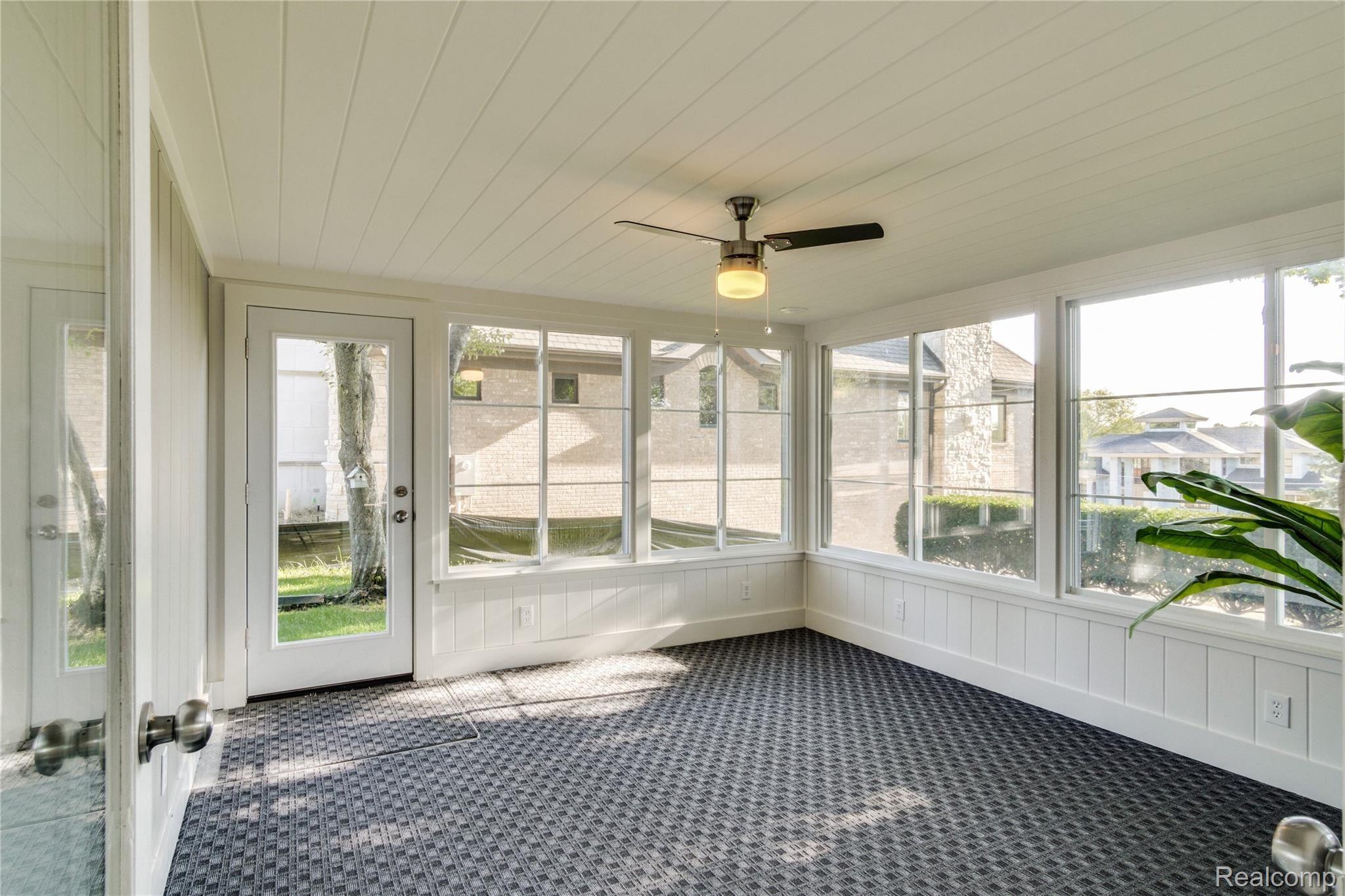 6796 Meadowlake Road Bloomfield Hills, MI 48301 - Photo 24 of 53 Interiors (9 of 52).jpg
