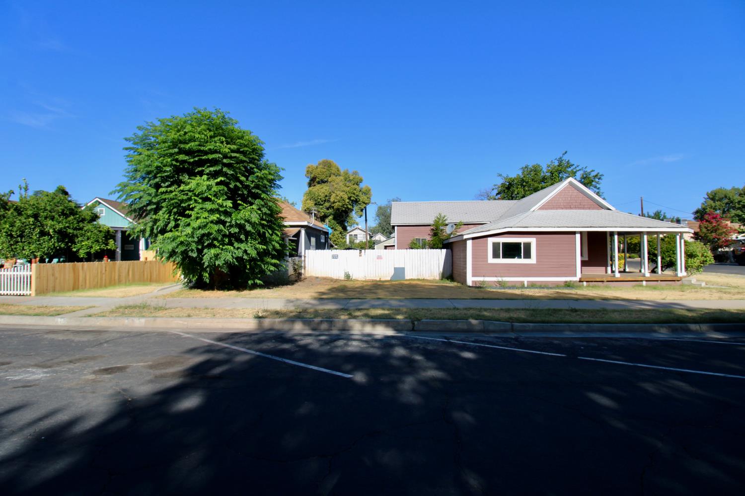 432 4th Street Clovis, CA 93612 - Photo 8 of 47