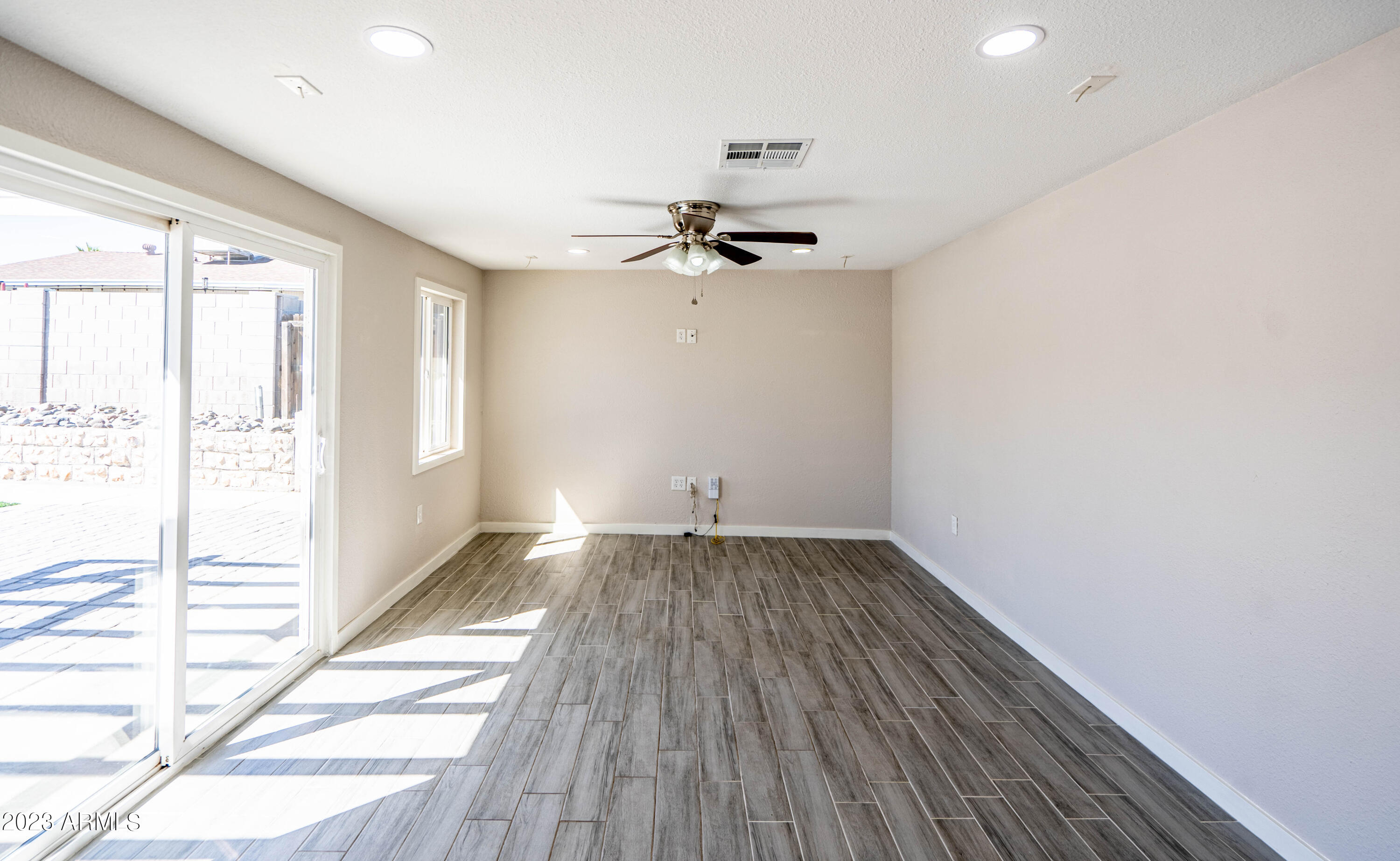2115 East Greenway Road Phoenix, AZ 85022 - Photo 11 of 28 _DSC0074-HDR