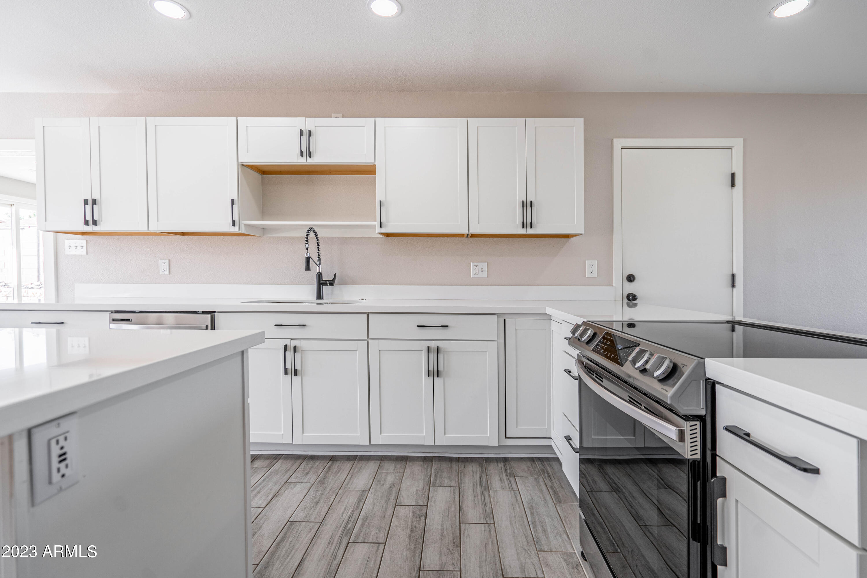 2115 East Greenway Road Phoenix, AZ 85022 - Photo 5 of 28 _DSC0052-HDR