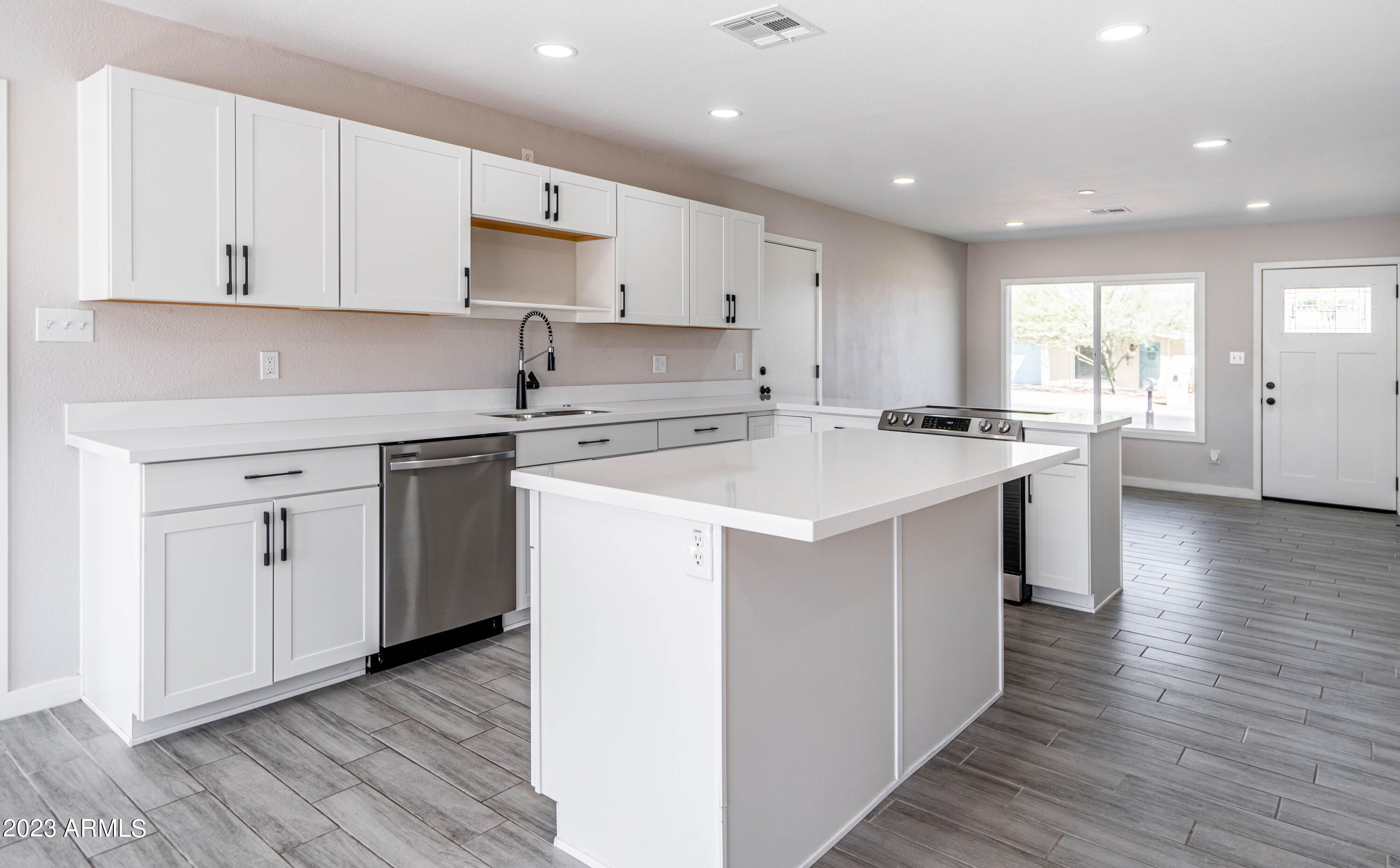 2115 East Greenway Road Phoenix, AZ 85022 - Photo 9 of 28 _DSC0065-HDR