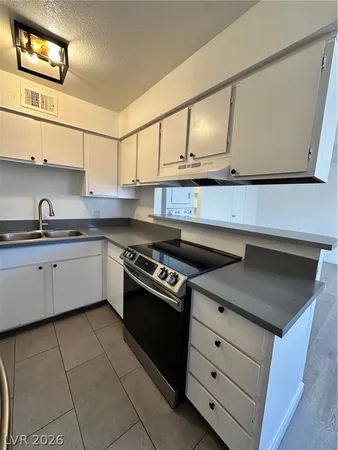 $1,300 | 4920 Stanley Avenue, Unit 4, Las Vegas, NV 89115