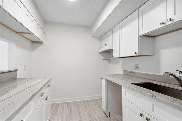 $1,500 | 2408 Giuffrias Avenue, Unit C, Metairie, LA 70001