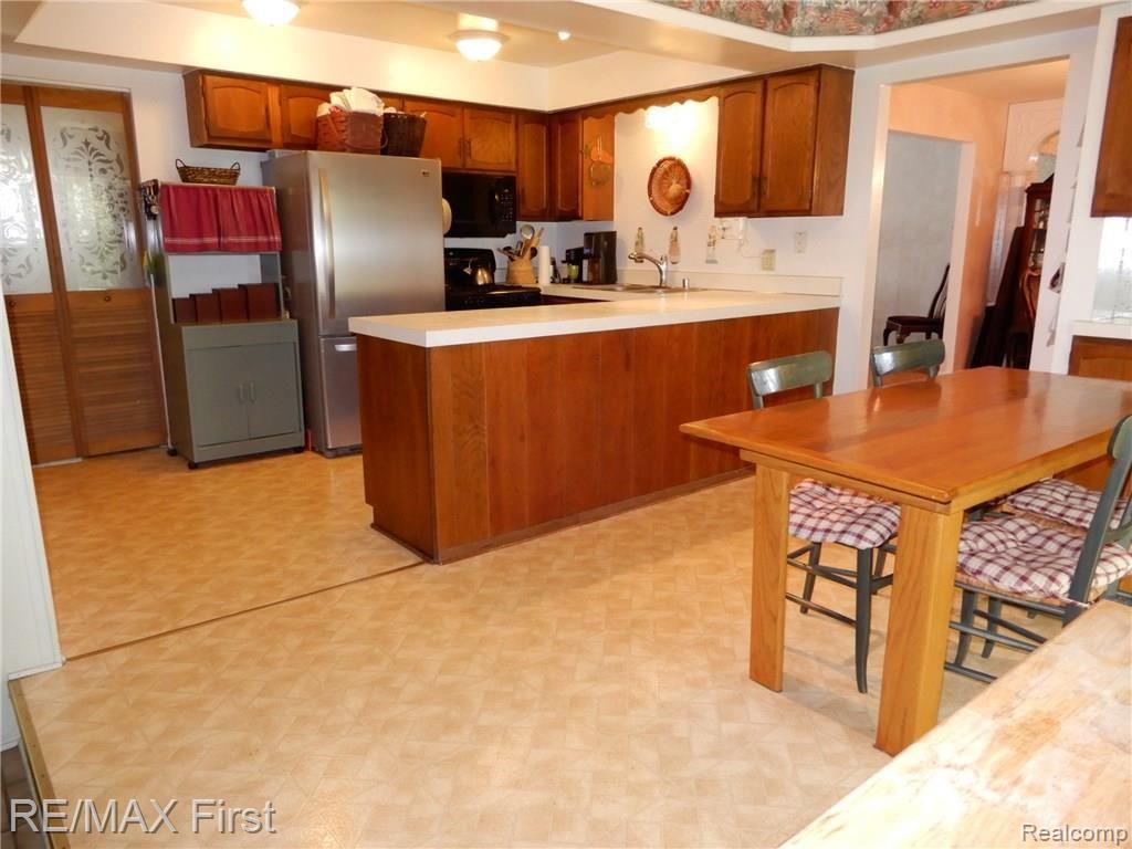 4837 Burke Court Sterling Heights, MI 48310 - Photo 7 of 24