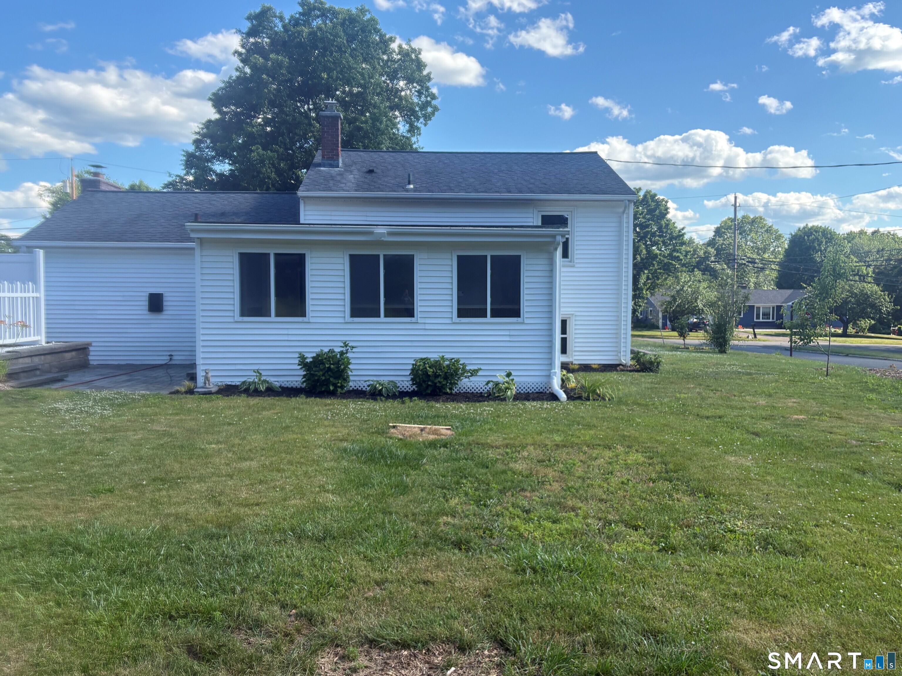 1052 New Rock Hill Road Wallingford, CT 06492 - Photo 8 of 39