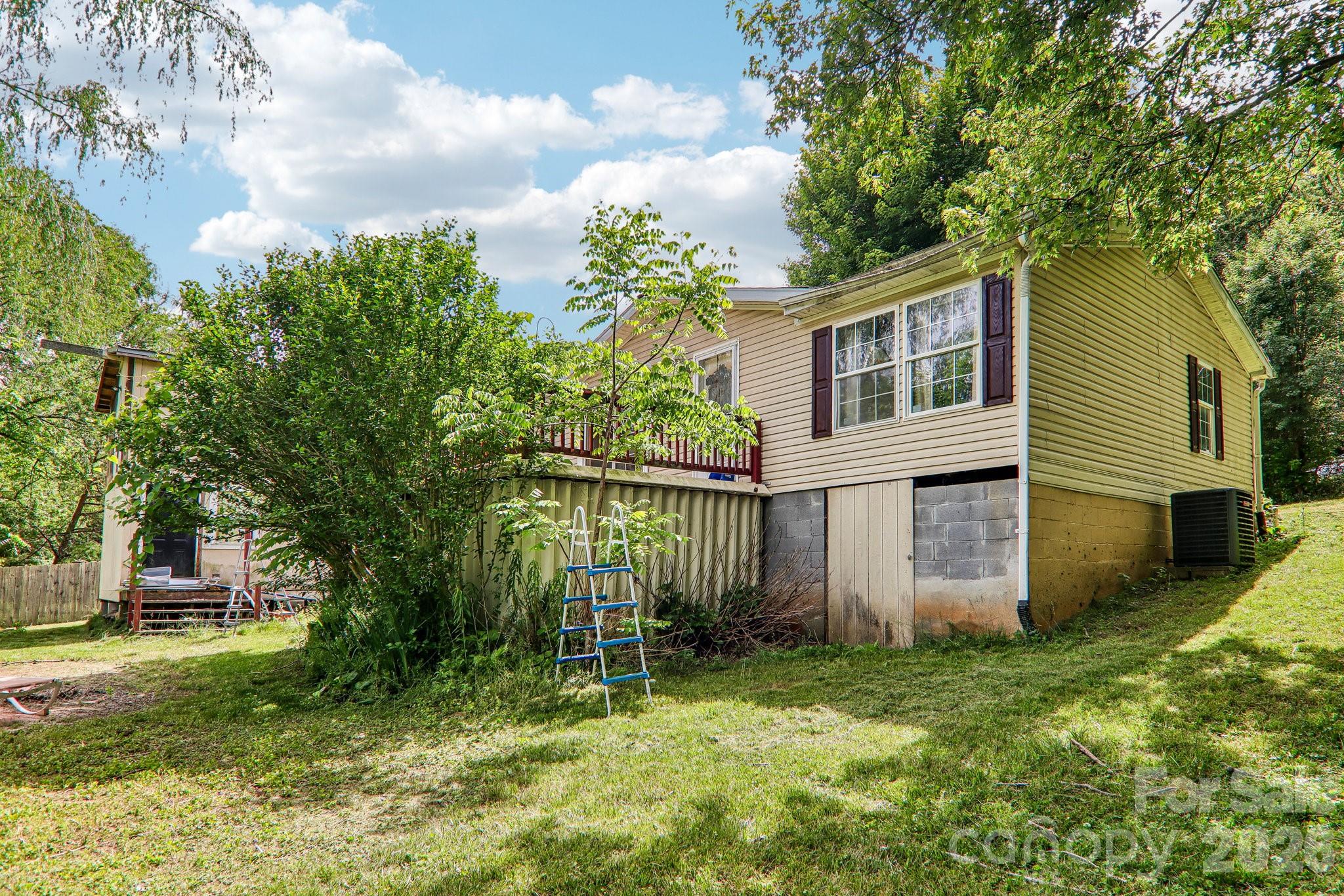 19 Dot Street Clyde, NC 28721 - Photo 25 of 28