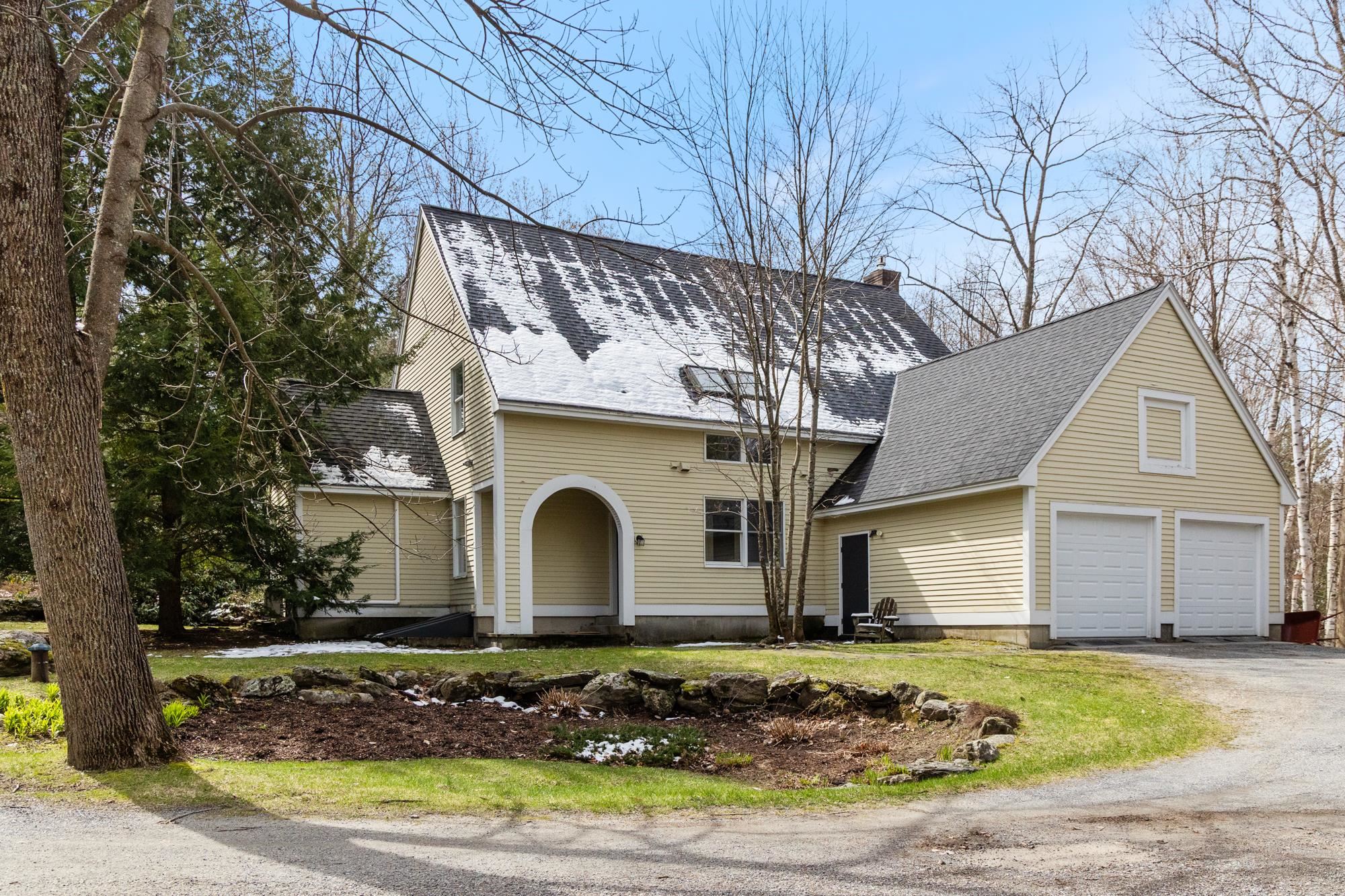 15 Plateau Road Williston, VT 05495 - Photo 3 of 46