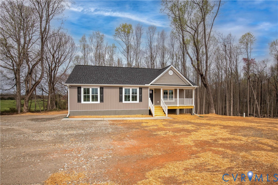 704 Columbia Road Columbia, VA 23038 - Photo 2 of 30
