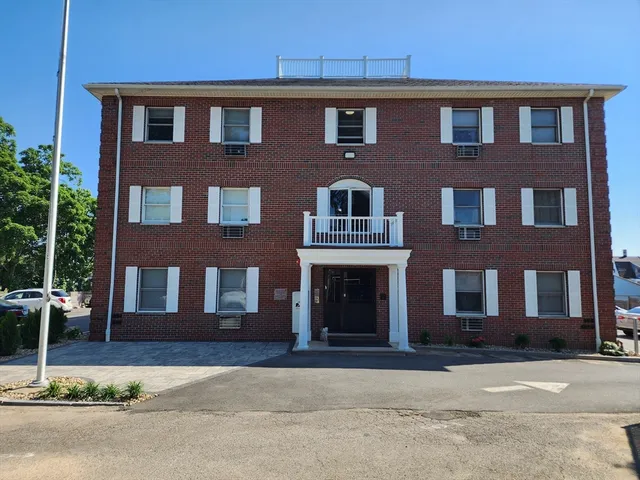 $2,450 | 4 Golden Court, Unit 5, Medford, MA 02155