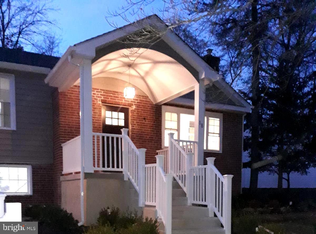 18 Devonwood Road Wayne, PA 19087 - Photo 2 of 22 Front Entry