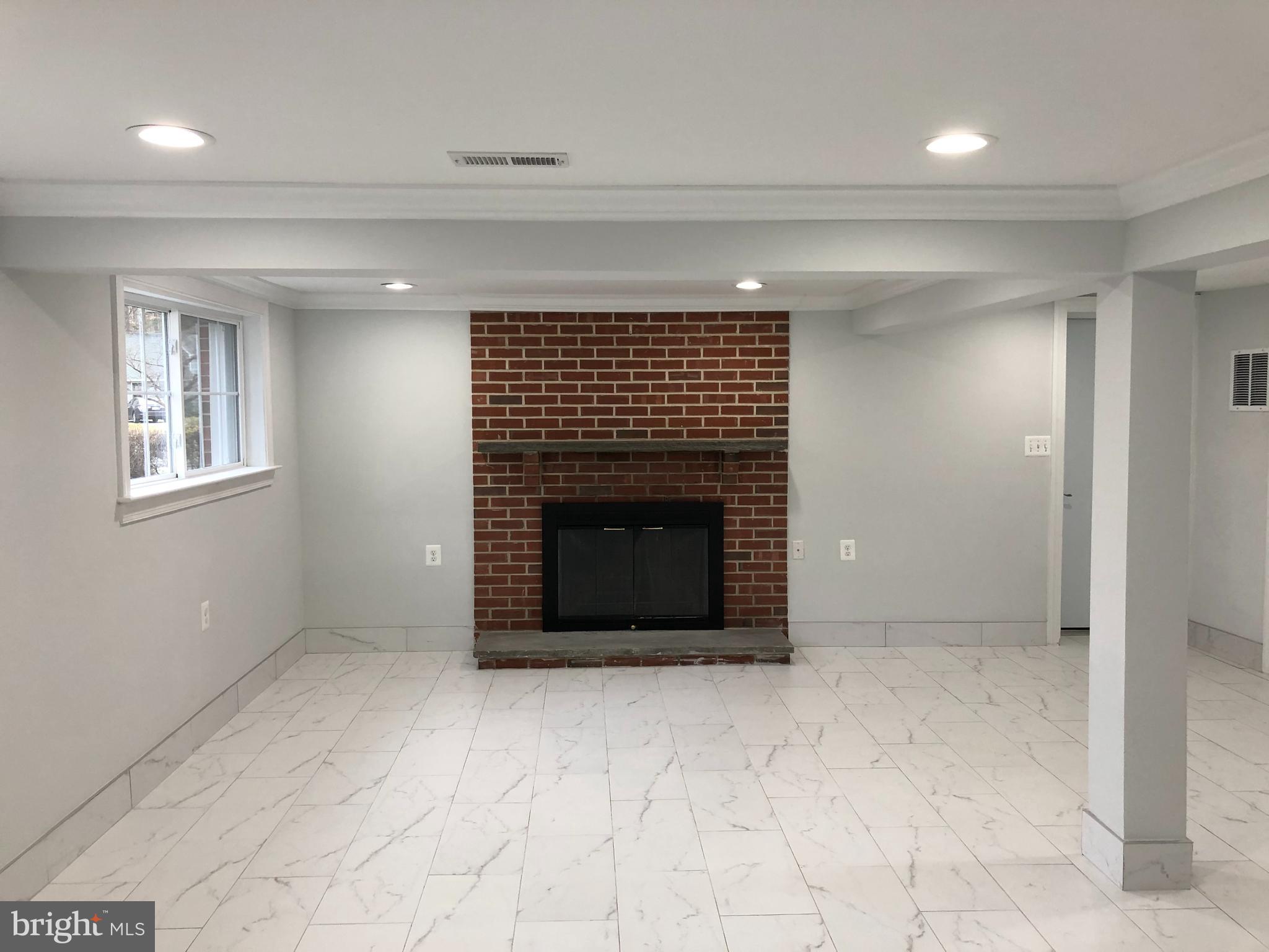 18 Devonwood Road Wayne, PA 19087 - Photo 19 of 22 LL - Brick FP