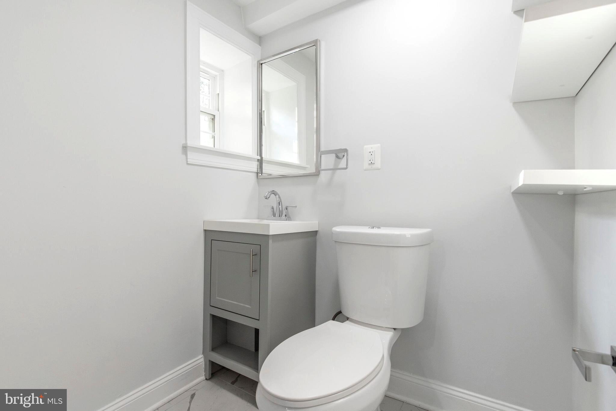 18 Devonwood Road Wayne, PA 19087 - Photo 20 of 22 LL - Powder Room