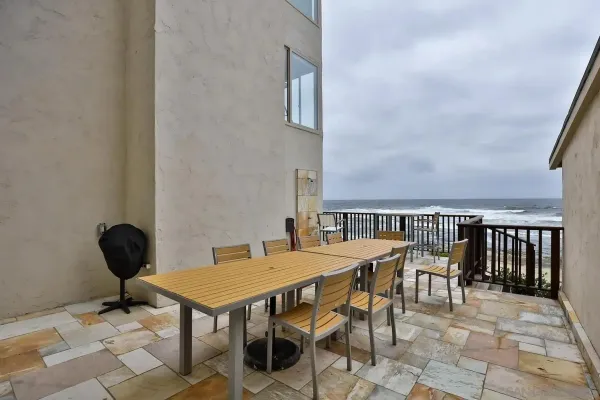 $3,900 | 220 Coast Boulevard, Unit 2M, La Jolla, CA 92037