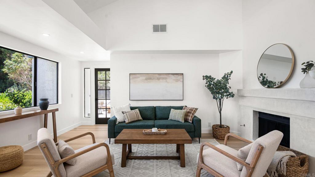 191 Bronze Way Vista, CA 92083 - Photo 4 of 32