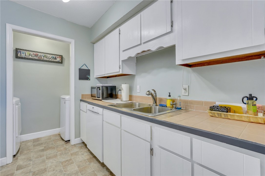 204 Walmar Grove St. Simons Island, GA 31522 - Photo 5 of 45