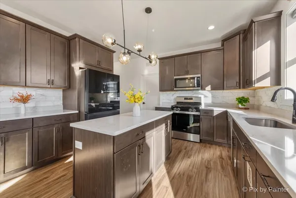 $526,500 | 3553 Doral Drive, Elgin, IL 60124