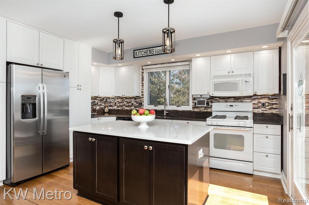 55 Boyken Road Rochester Hills, MI 48307 - Photo 7 of 48