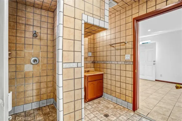 $2,575 | 313 North Hicks Avenue, Los Angeles, CA 90063