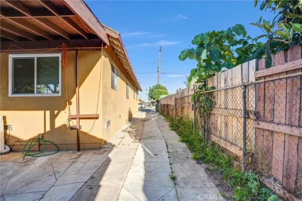 $2,575 | 313 North Hicks Avenue, Los Angeles, CA 90063
