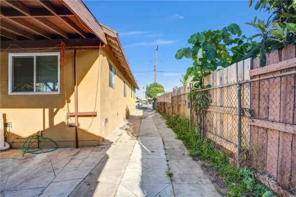 $2,995 | 313 North Hicks Avenue, Los Angeles, CA 90063