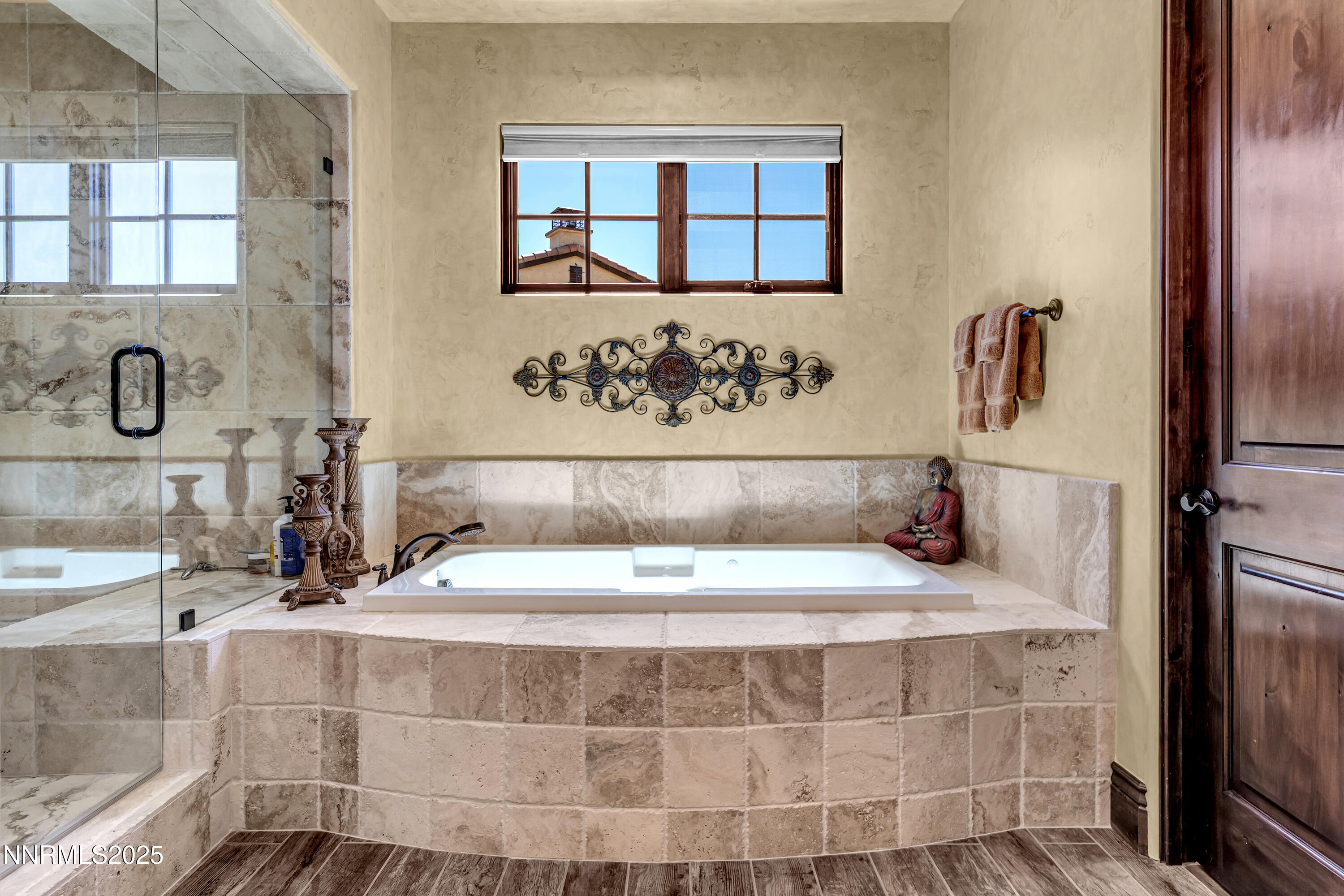 3166 Vista Favoloso Reno, NV 89519 - Photo 28 of 81 a bathroom with a sink and a mirror