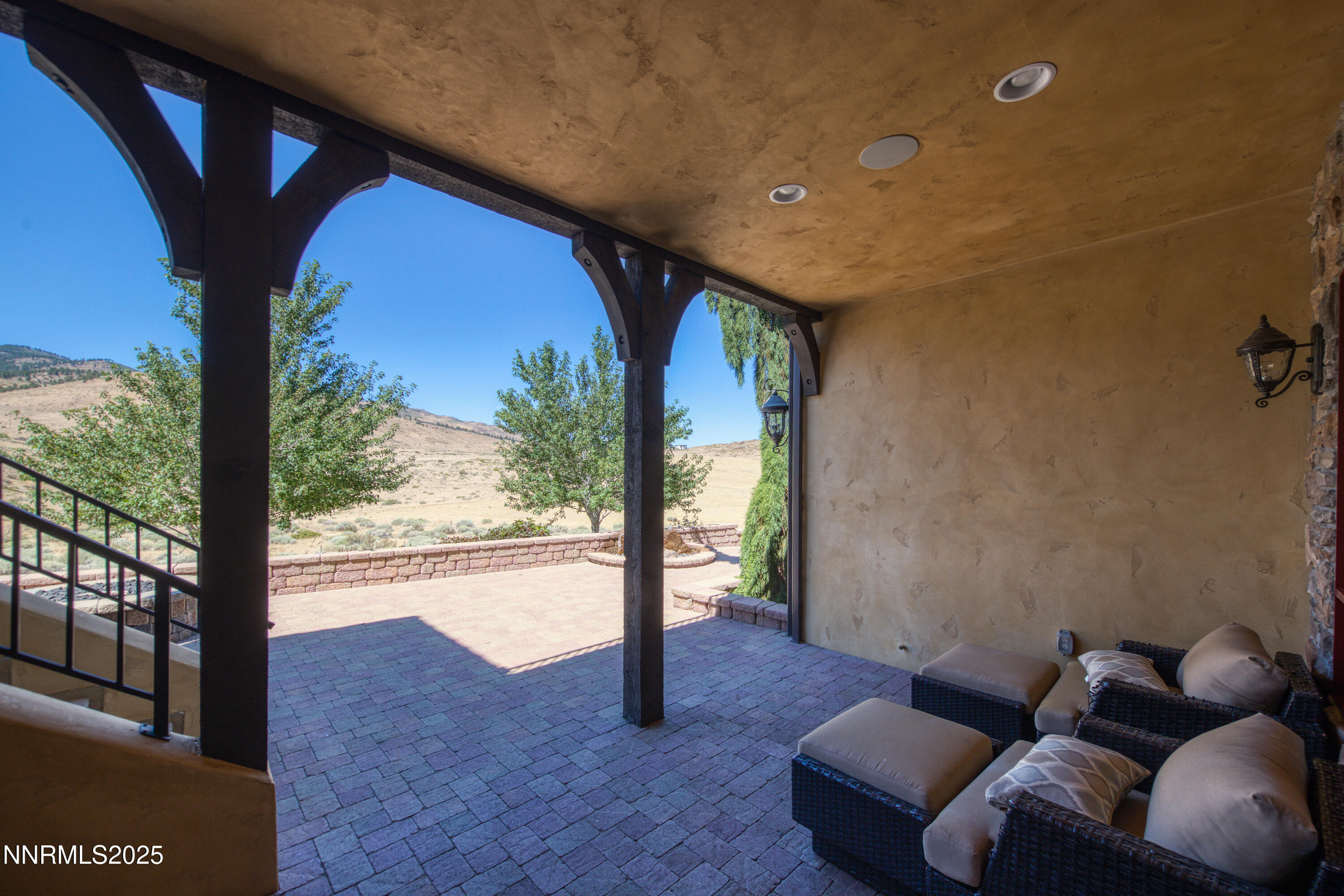 3166 Vista Favoloso Reno, NV 89519 - Photo 74 of 81 a living room with furniture and a large window