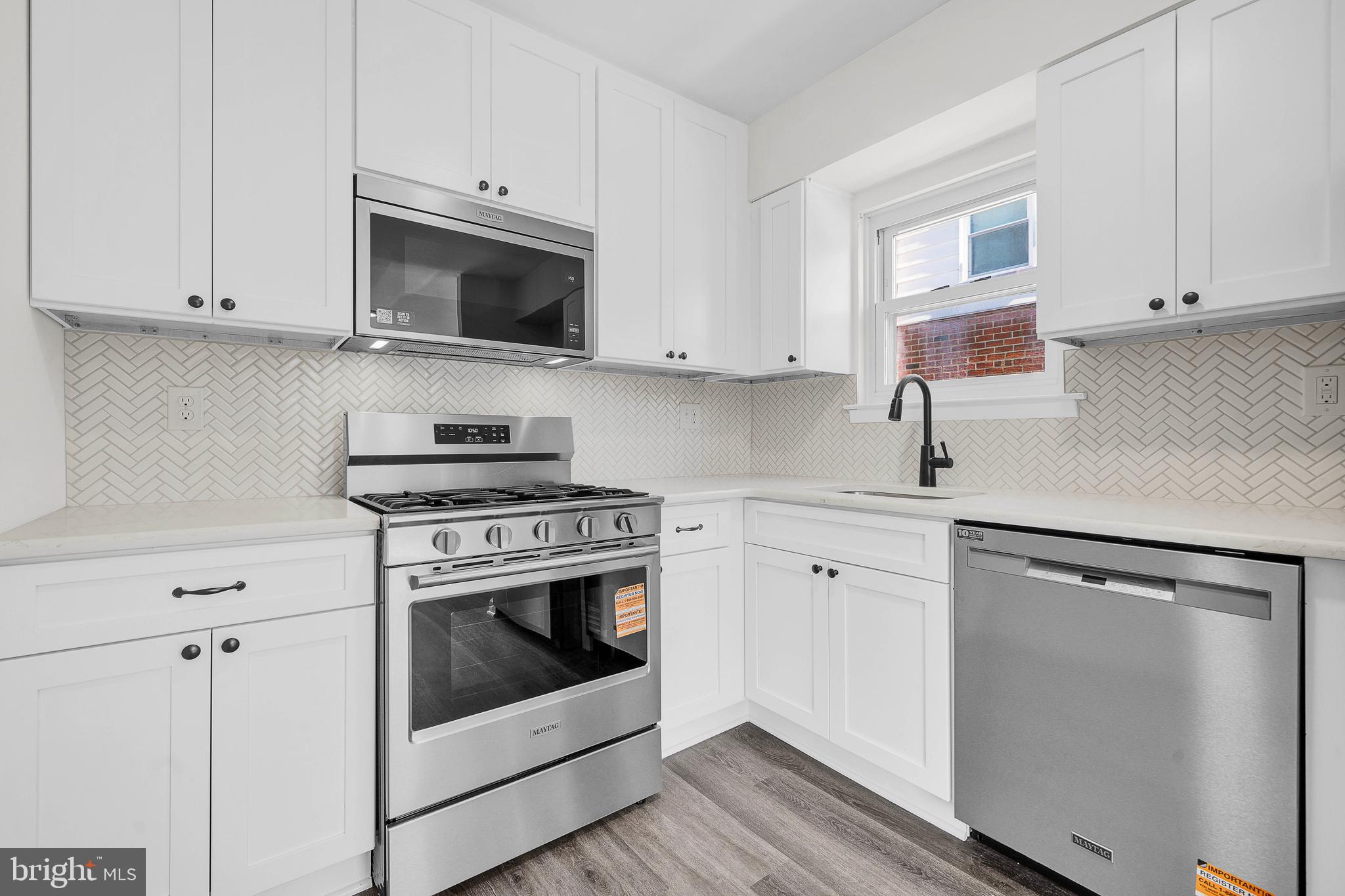 10840 Rennard Street Philadelphia, PA 19116 - Photo 2 of 16