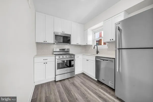$1,800 | 10840 Rennard Street, Philadelphia, PA 19116