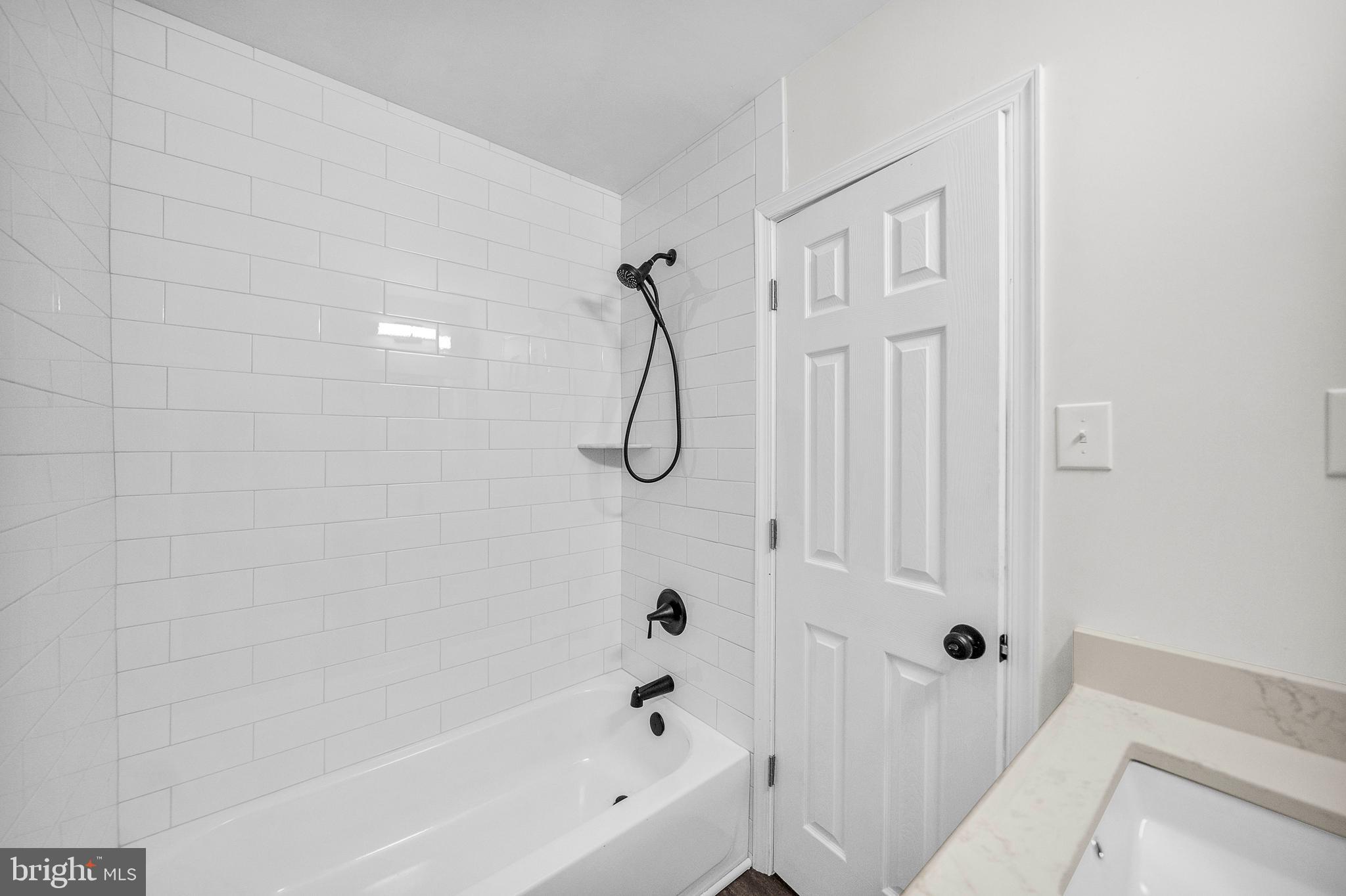 10840 Rennard Street Philadelphia, PA 19116 - Photo 6 of 16