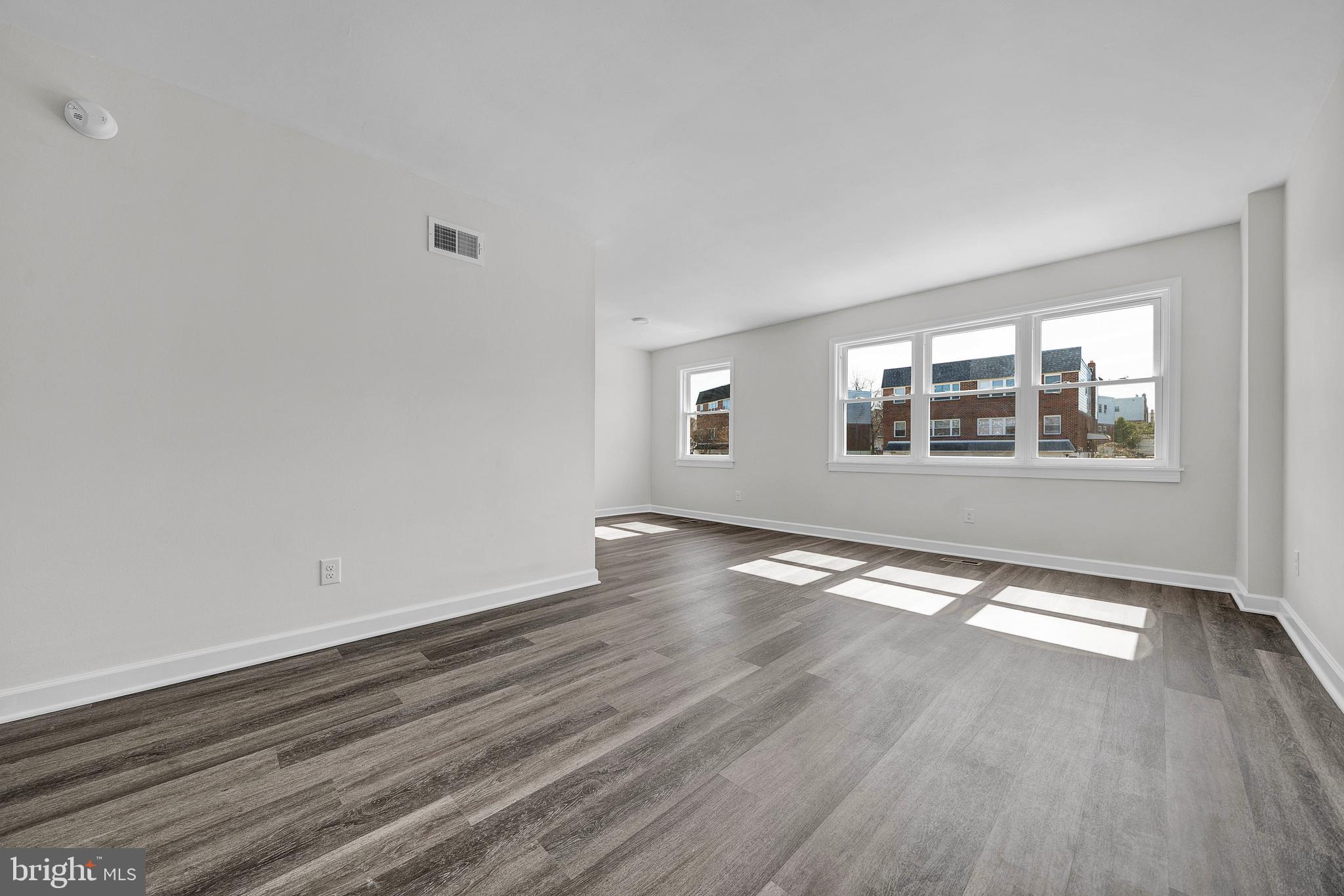 10840 Rennard Street Philadelphia, PA 19116 - Photo 7 of 16