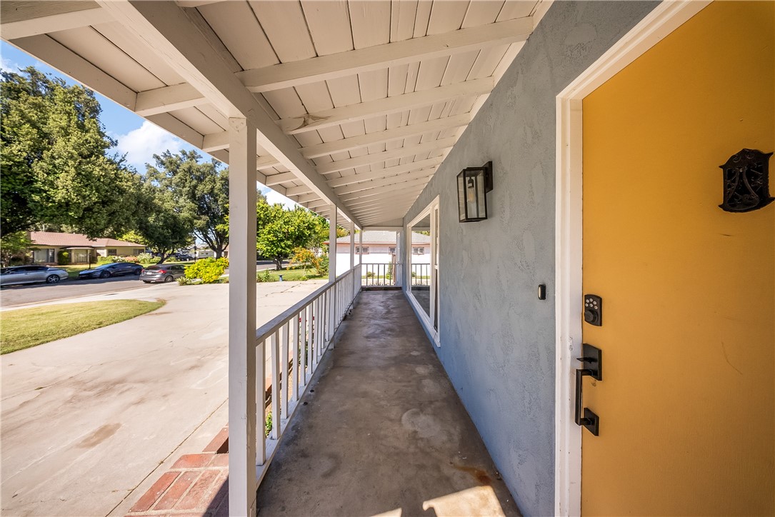 9684 Sharon Avenue Riverside, CA 92503 - Photo 7 of 38