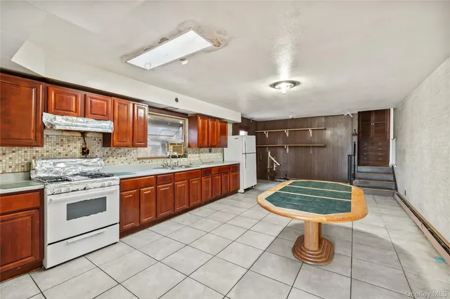 $899,000 | 5 Arcadian Drive, Spring Valley, NY 10977