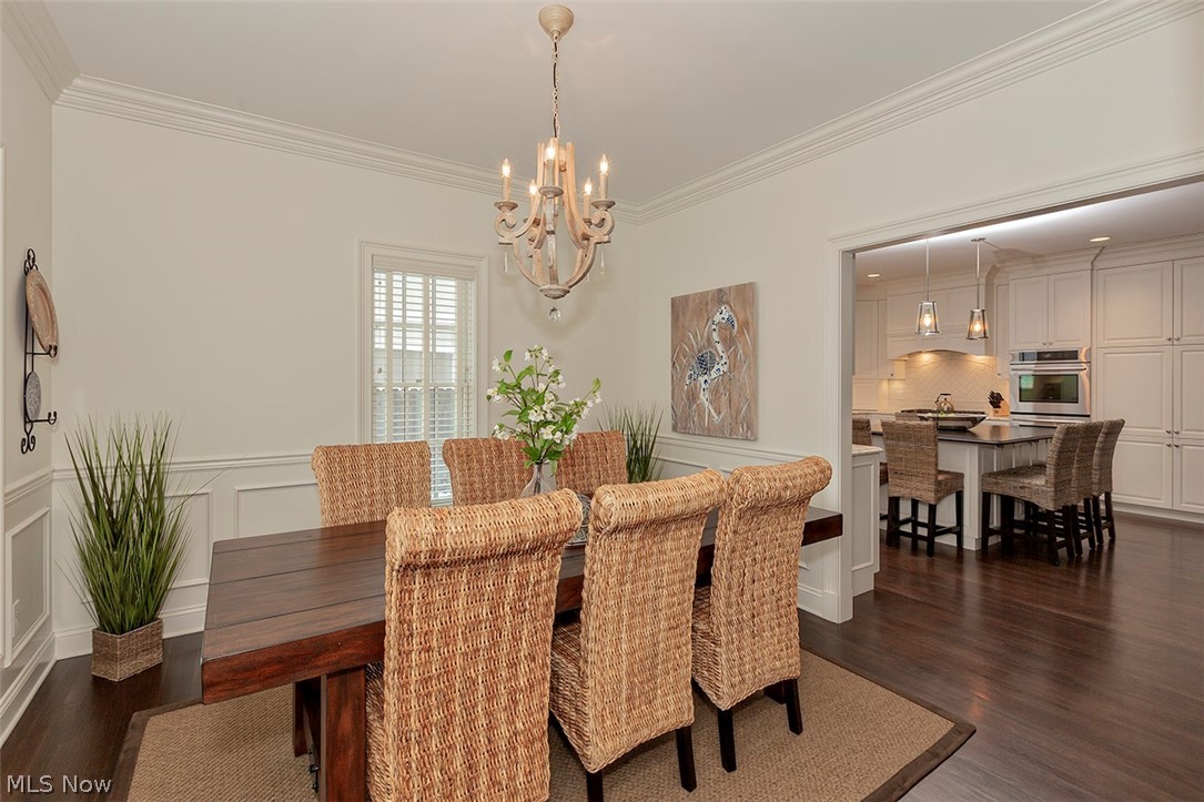 22688 Douglas Road Shaker Heights, OH 44122 - Photo 4 of 28 Dining room