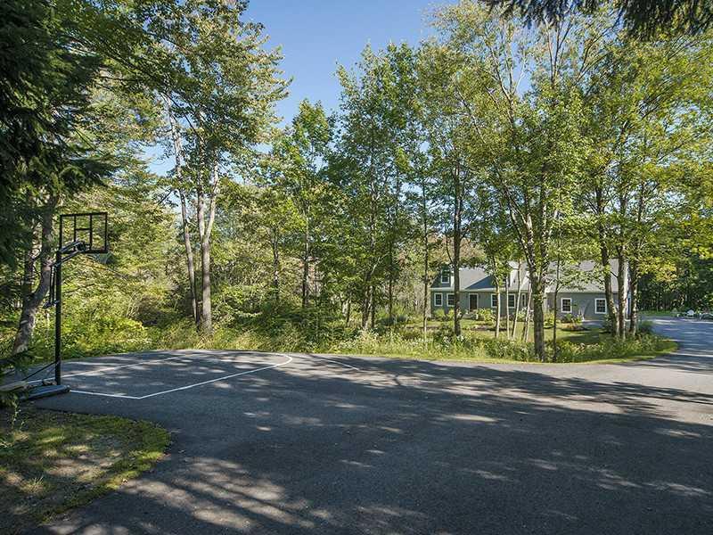1086 Sawyer Road Cape Elizabeth, ME 04107 - Photo 23 of 25 Exterior Front.