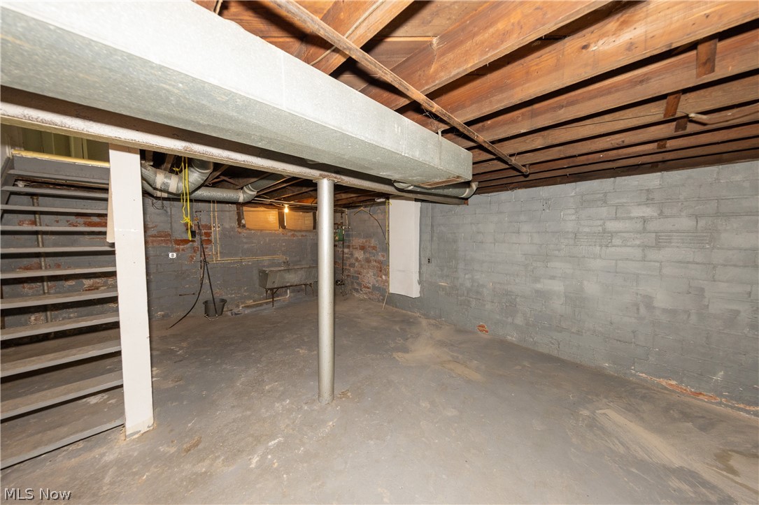 14650 Superior Road Cleveland, OH 44118 - Photo 25 of 50