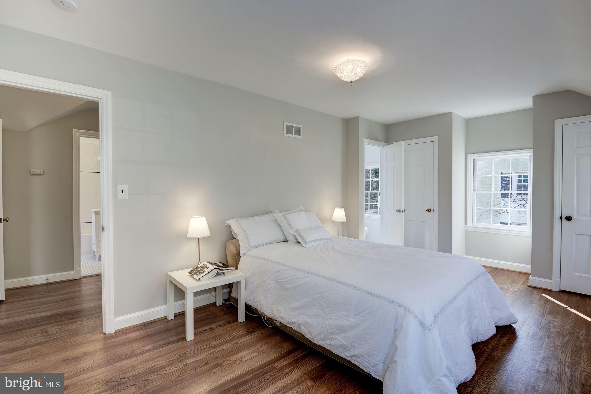 5909 Gloster Road Bethesda, MD 20816 - Photo 21 of 39 MBR with totally newly renovated MBA