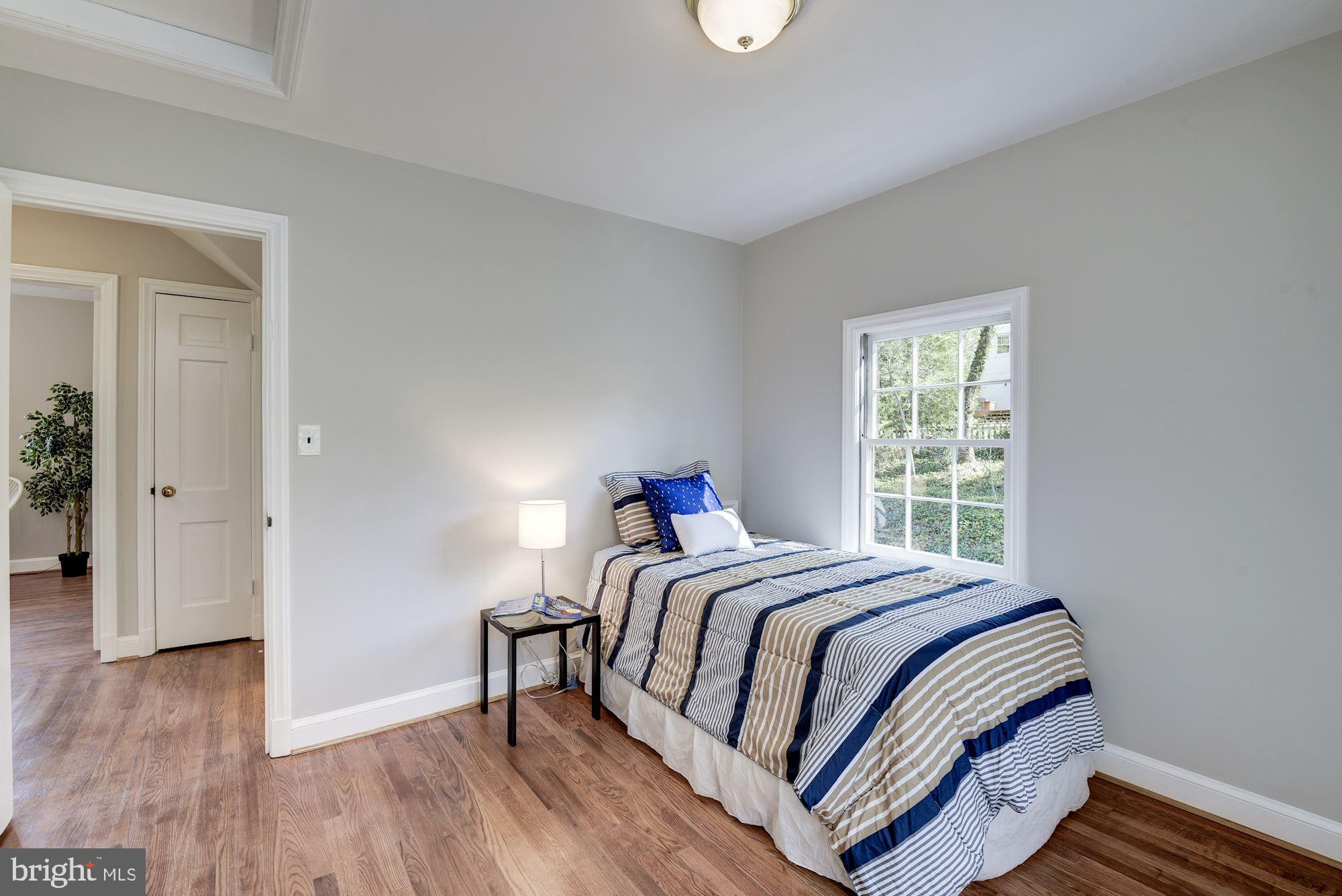 5909 Gloster Road Bethesda, MD 20816 - Photo 28 of 39 3rd bedroom on Upper Level