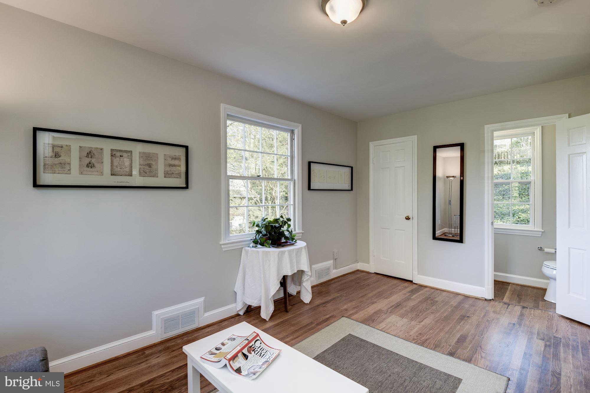 5909 Gloster Road Bethesda, MD 20816 - Photo 8 of 39