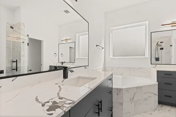 $3,600 | 2709 Dennis Street, Houston, TX 77004
