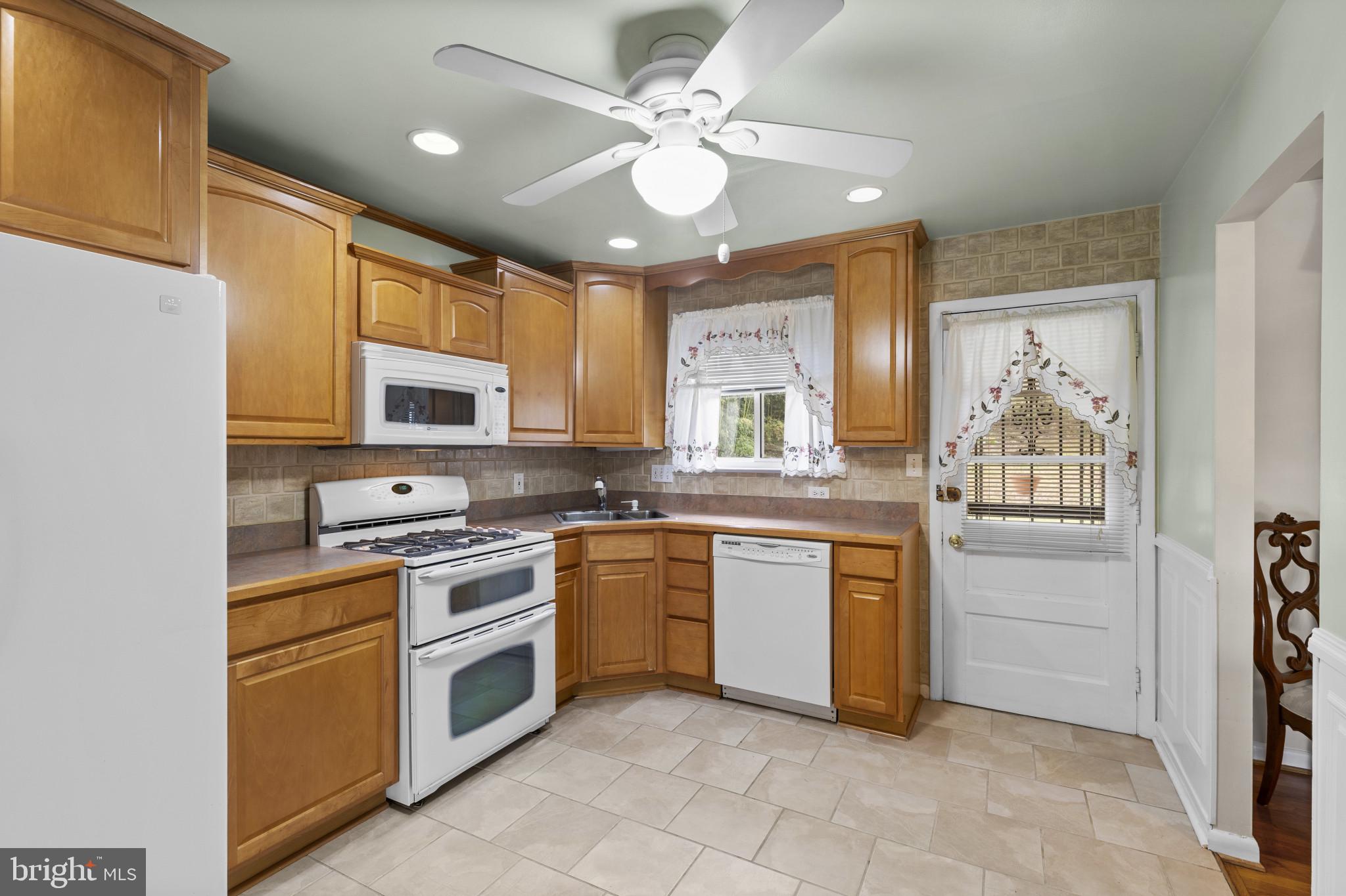 8701 Allenswood Road Randallstown, MD 21133 - Photo 10 of 38