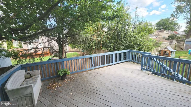 a view of a garden with pathway