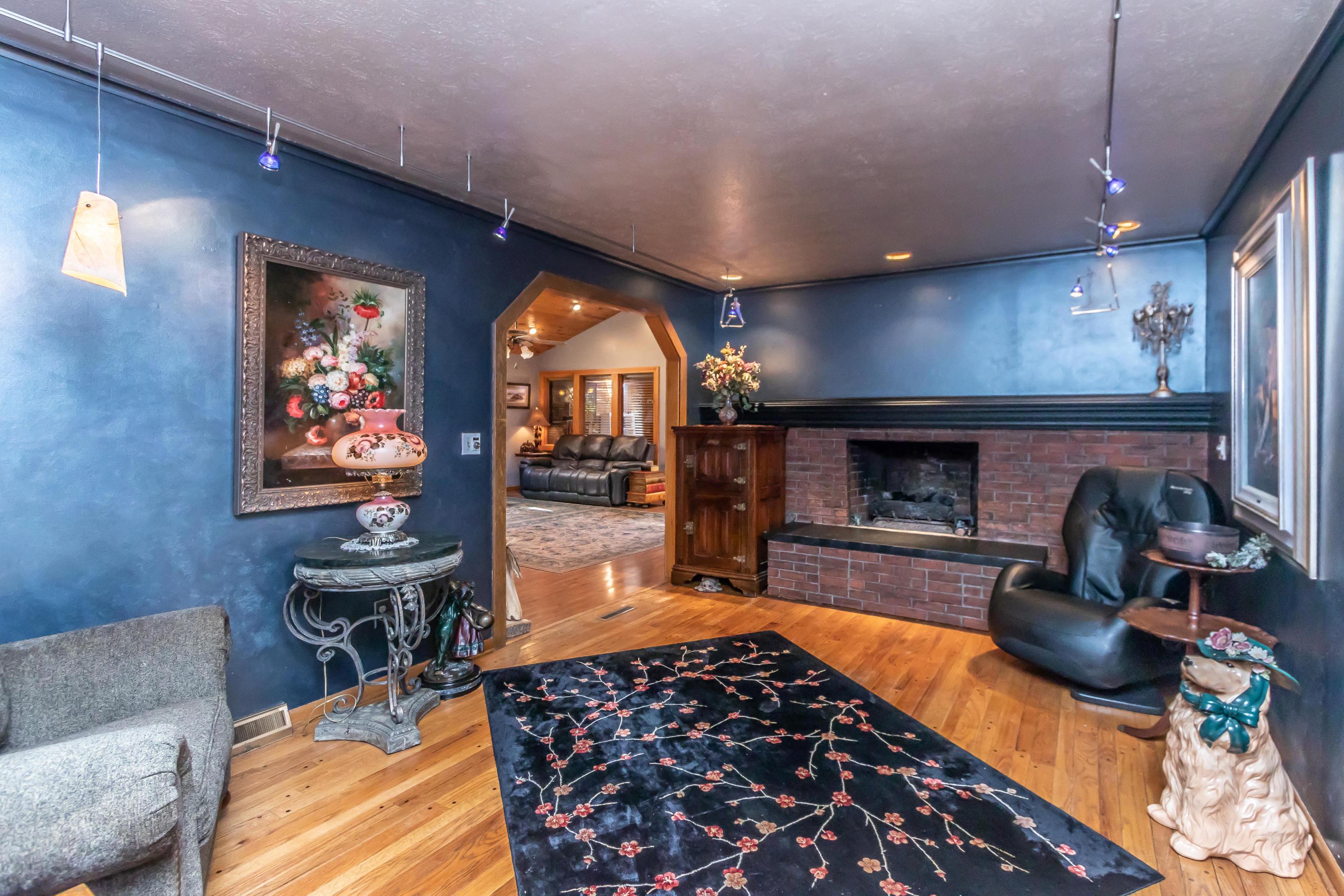 1426 Reymond Road Columbus, OH 43220 - Photo 12 of 41 Gallery Image 12