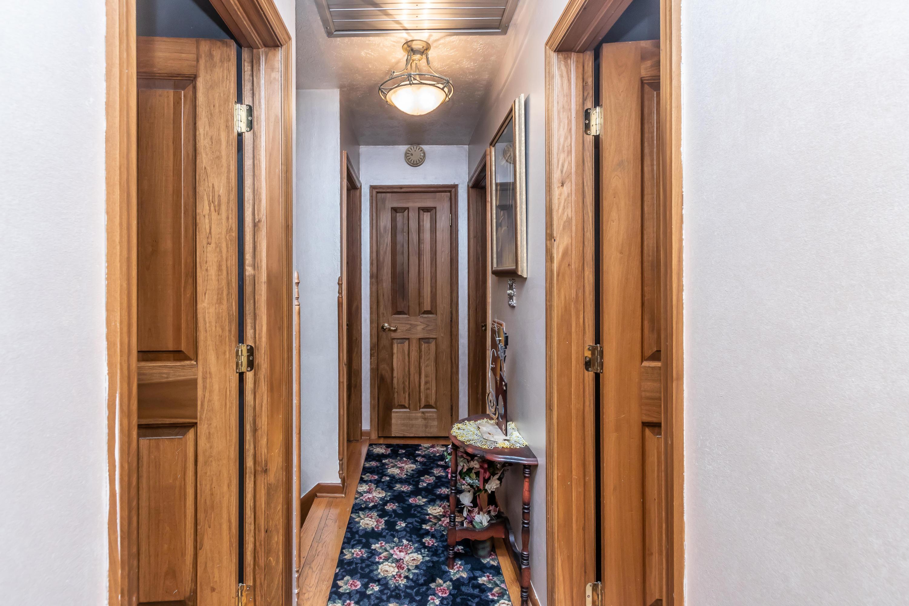 1426 Reymond Road Columbus, OH 43220 - Photo 20 of 41 Gallery Image 20