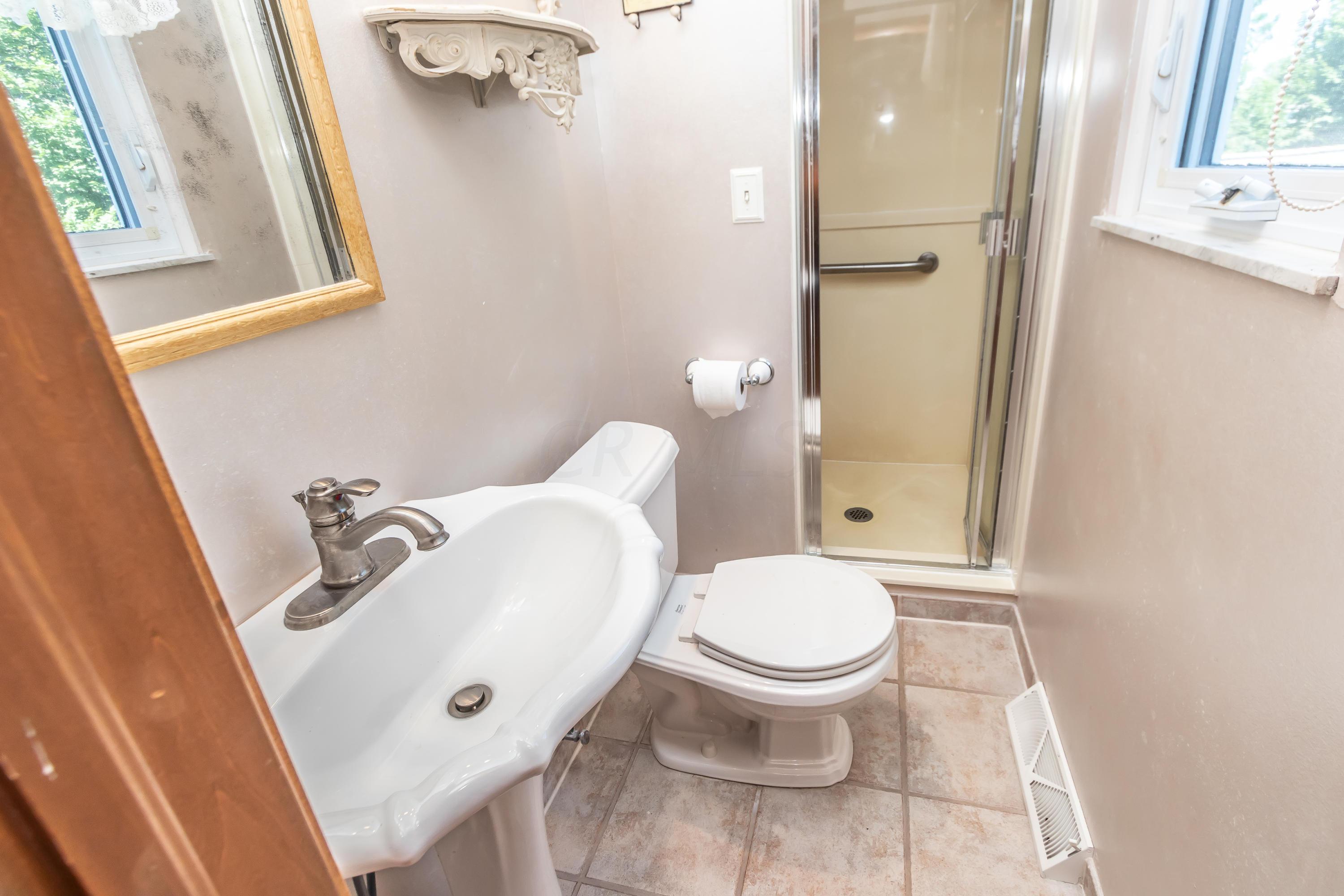 1426 Reymond Road Columbus, OH 43220 - Photo 23 of 41 Gallery Image 23