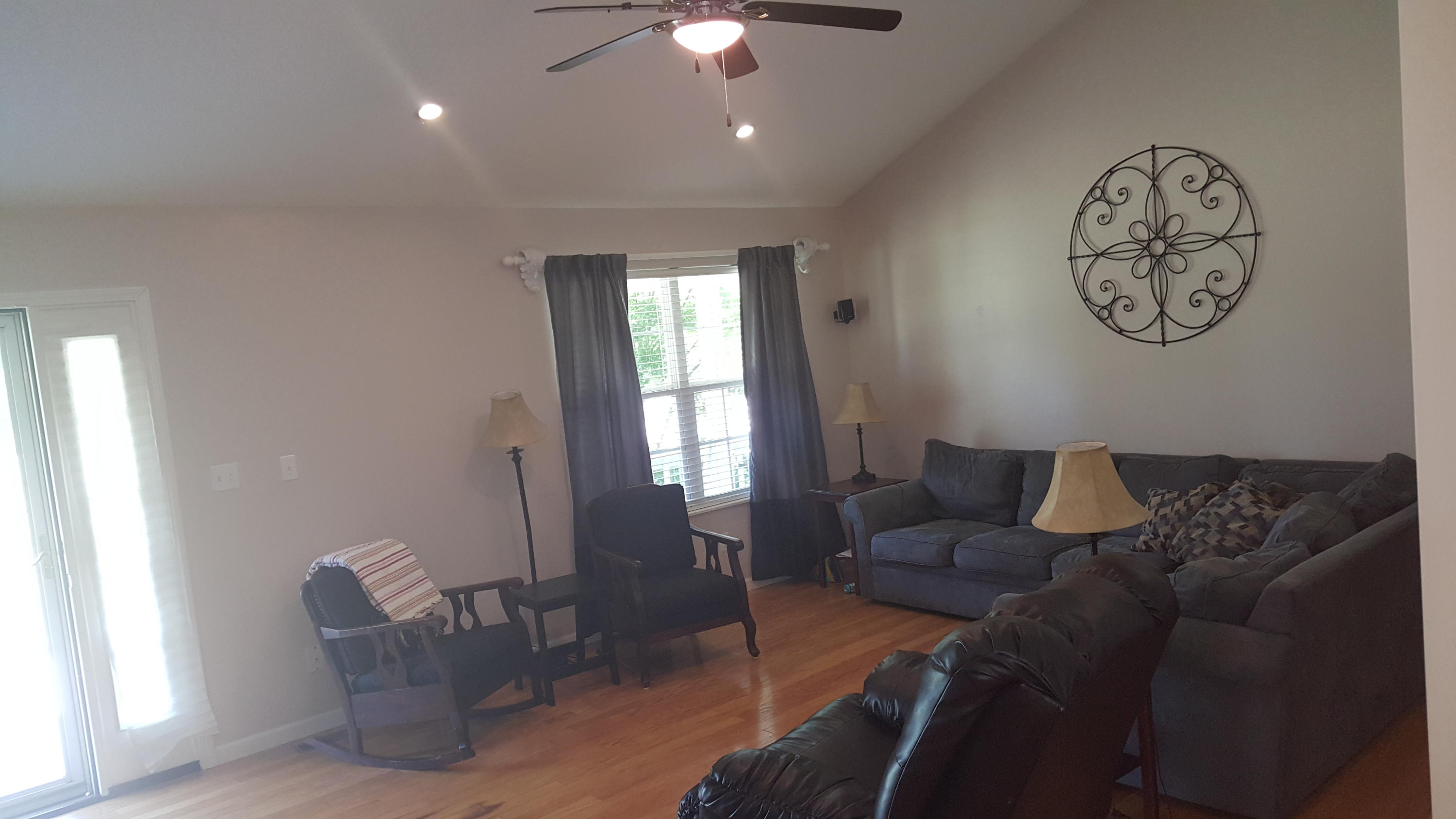 1006 Mountain Road Clinton, TN 37716 - Photo 3 of 17 LIVING ROOM