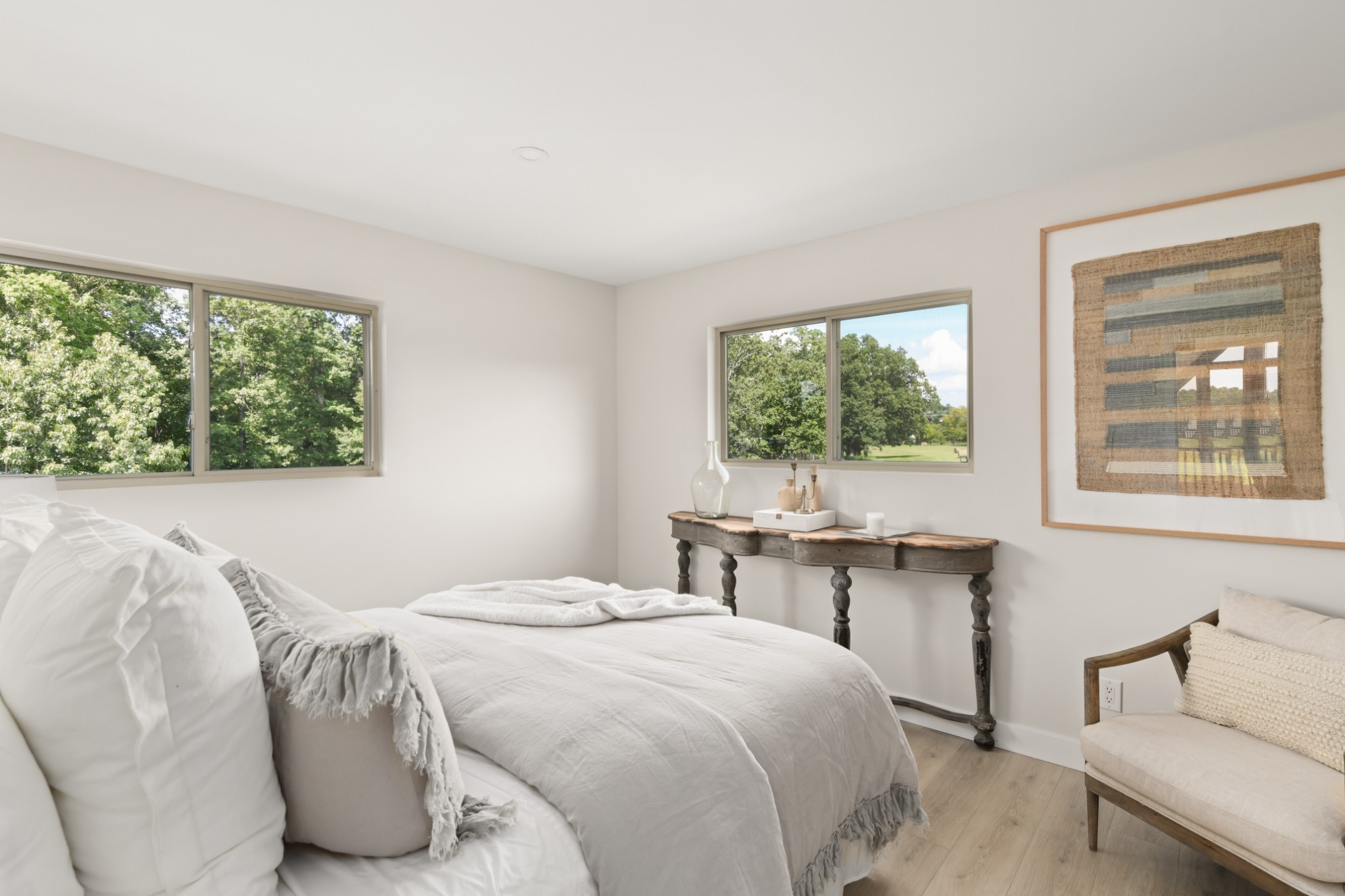 7720 Smith Road Primm Springs, TN 38476 - Photo 28 of 37 a bedroom with a bed and a table