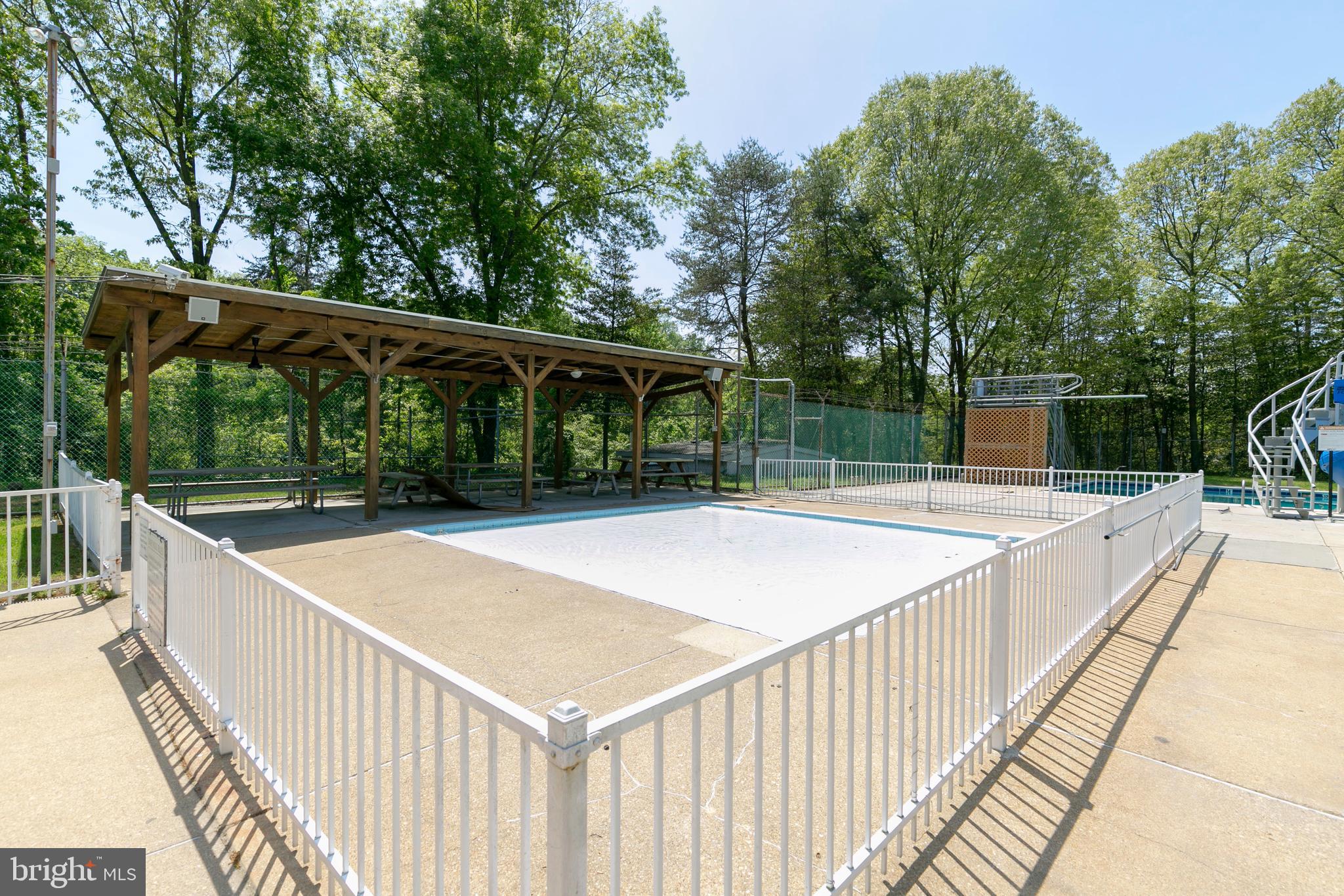 605 Pin Oak Road Severna Park, MD 21146 - Photo 13 of 14 Gallery Image 13