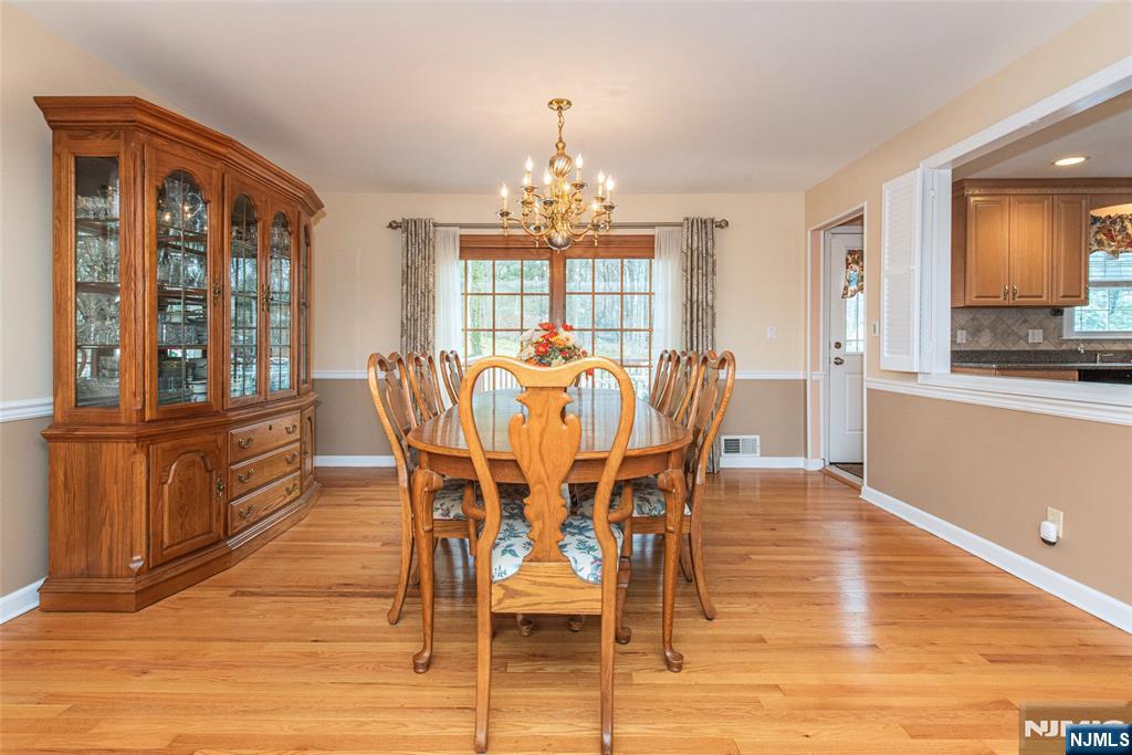 5 Oak Ridge North Caldwell, NJ 07006 - Photo 13 of 33