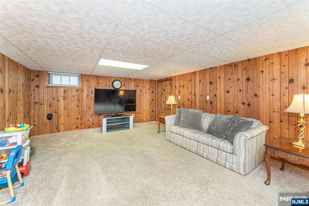 5 Oak Ridge North Caldwell, NJ 07006 - Photo 18 of 33