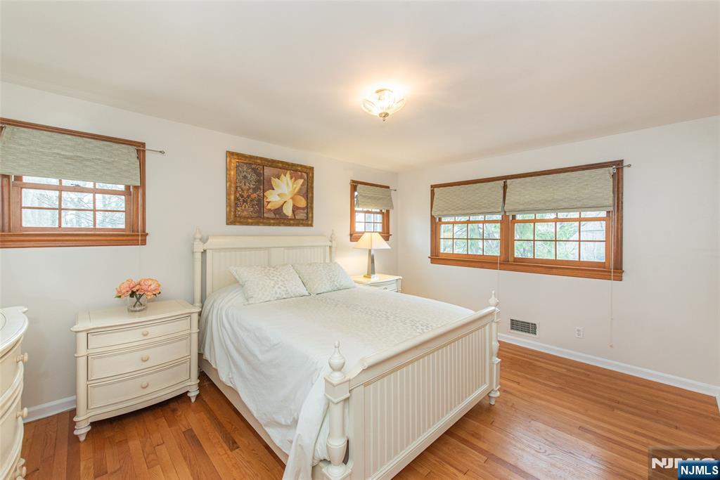 5 Oak Ridge North Caldwell, NJ 07006 - Photo 22 of 33